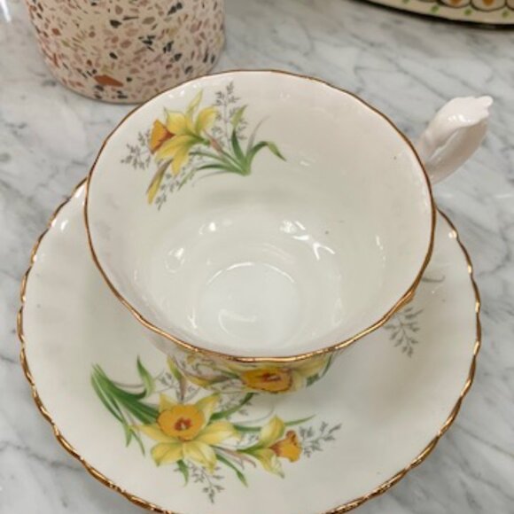 Royal Albert Friendship Series Daffodil Teacup and Saucer.  Bone China - Picture 3 of 3